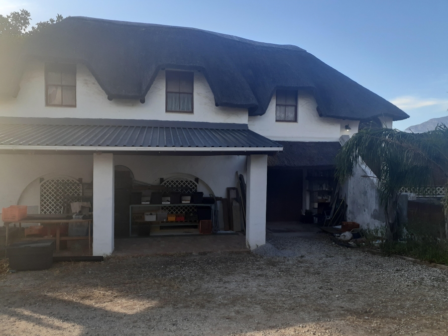 3 Bedroom Property for Sale in Sir Lowrys Pass Village Western Cape